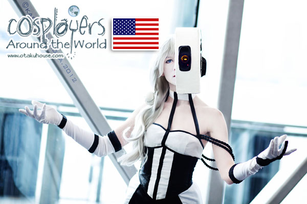 Portal GLaDOS Cosplay (Photo by Karina Antigua)